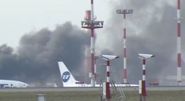 Mosca, incendio nei pressi dell'aeroporto dove è atteso il segretario di stato americano