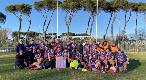 La squadra della FemiCz Rovigo festeggia a Roma la millesima vittoria della sua storia