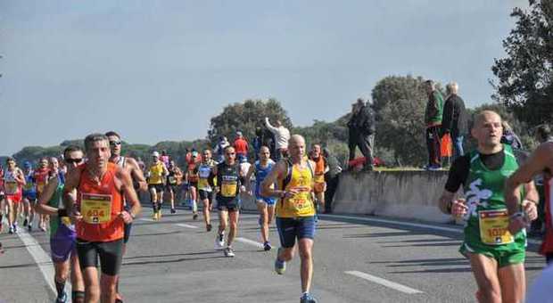 Maratona Roma-Ostia, vince un 26enne kenyota: 16mila partecipanti per la 41esima edizione