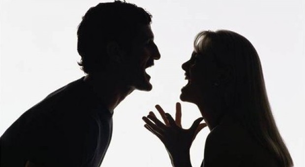 Litigano tra fidanzati e lei lo accusa: «Si droga!», denunciato per spaccio