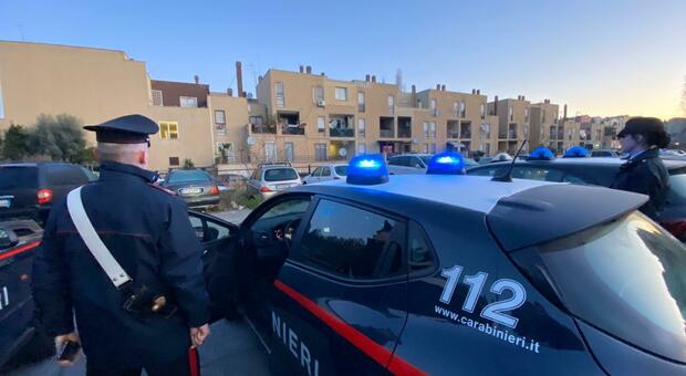 Picchiata in strada dall'ex: la donna racconta ai carabinieri la sua vita d'inferno