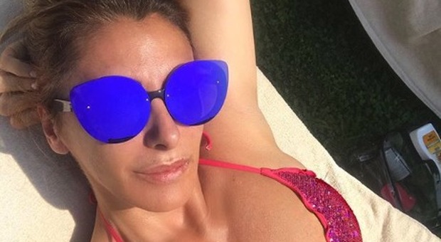 Sabrina Salerno, sexy a 50 anni: «Molestie sessuali? Mi difendevo a schiaffoni»