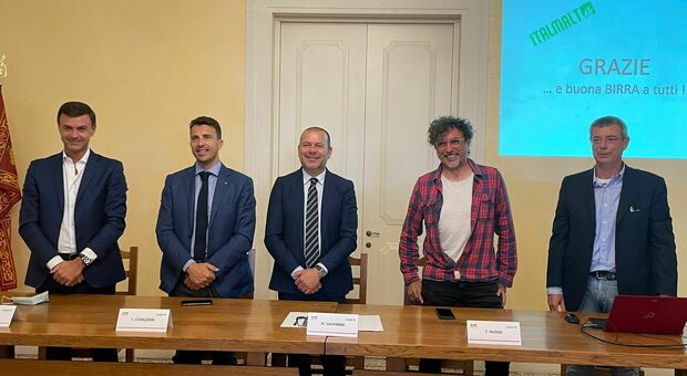 I responsabili di Italmalt K-Adriatica e gli amministratori pubblici presentano il progetto della grande malteria