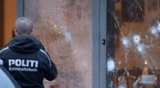 Copenaghen, spari al convegno sull' Islam: ​un morto. "Si voleva rifare Charlie Hebdo"