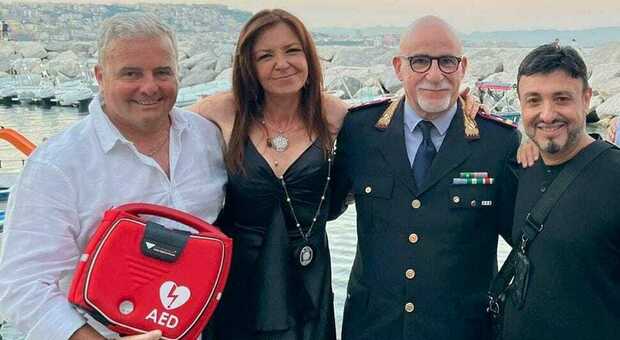 Nuovo defibrillatore a Procida: «Così salviamo tante vite»