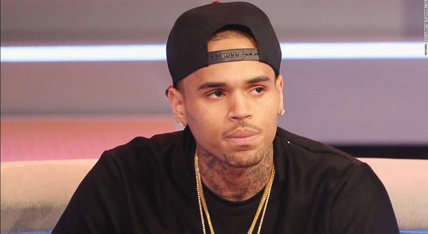 Minacce all'ex fidanzata, ordine restrittivo per Chris Brown