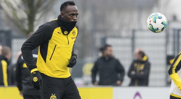 Ovazione per il primo gol di Bolt al provino con il Borussia Dortmund