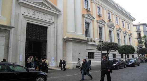 Salerno, la banda dell'usura: scarcerati i parenti del boss