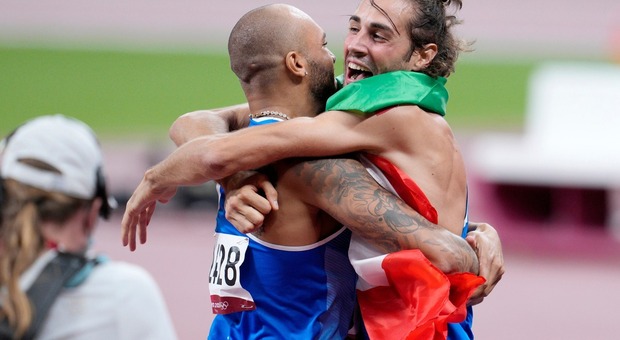 Il Napoli applaude i medagliati: «Jacobs e Tamberi nella storia!»