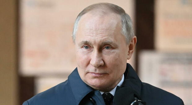 Putin, effetti collaterali da Long Covid? Gli 007 Usa: «Ha perso ogni contatto con la realtà»