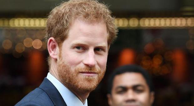 Il principe Harry choc: "Volevo uscire dalla famiglia reale, ma ho deciso di rimanere"
