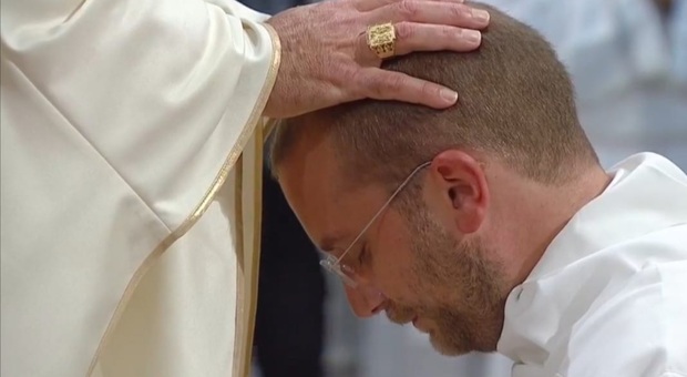 Dagli studi in medicina al sacerdozio: chi è don Giorgio, il brindisino nella Diocesi del Papa
