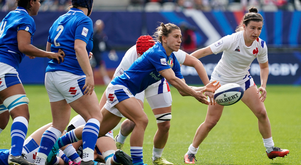 Rugby, Sofia Stefan segna la meta più bella dell'anno: l'azzurra premiata da World Rugby ha battuto inglesi, francesi e neozelandesi Video
