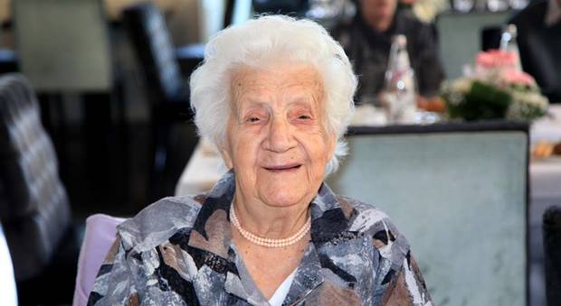 Grande festa per Iolanda: la nonna record oggi spegne 110 candeline