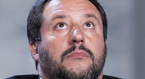 Attacco di Anonymous alla Lega, blog Salvini bombardato con 70mila email