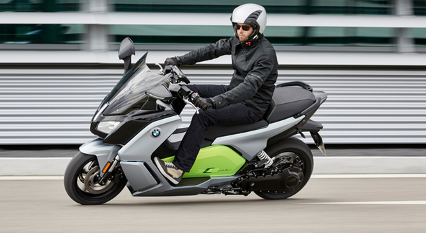 BMW lancia la nuova generazione dello scooter elettrico C Evolution