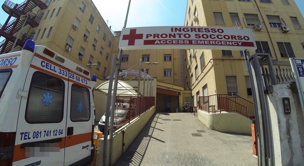 Violenza all'ospedale Loreto Mare