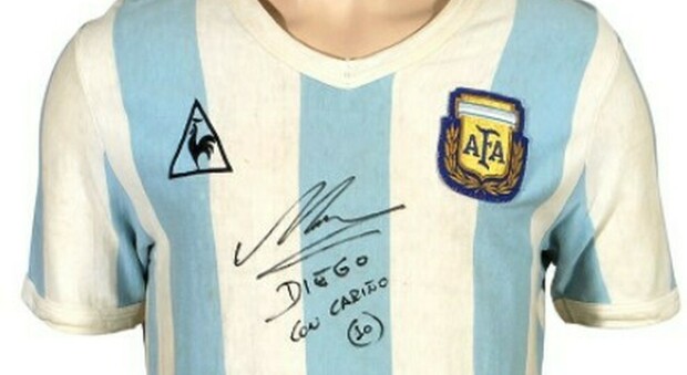 Maradona, la maglia del Mundial all'asta per 200 mila dollari