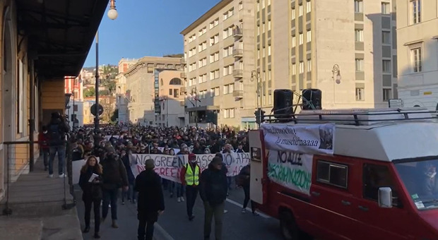 Le proteste a Trieste dei No Green pass oggi 6 novembre
