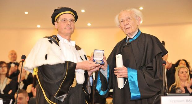 Zygmunt Bauman con il rettore dell'Università del salento Vincenzo Zara