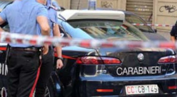 Roma, molesta 12enne e viene linciato dai vicini di casa: arrestato