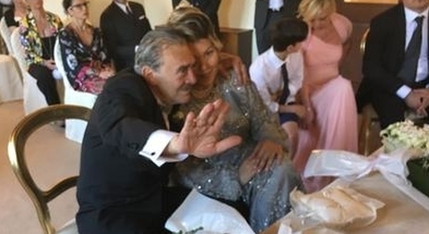 Rino Barillari si sposa, domani il matrimonio con la sua Antonella: «So' innamorato»