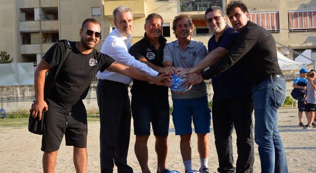 Dominguez torna a Napoli per i ragazzi del Rugby Scampia: «Regalerò loro un campo di erba sintetica»
