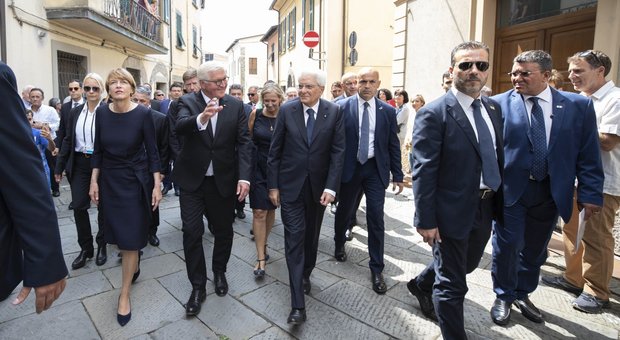 Eccidio nazista di Vinca, il presidente tedesco Steinmeier davanti a Mattarella: «Provo solo vergogna»