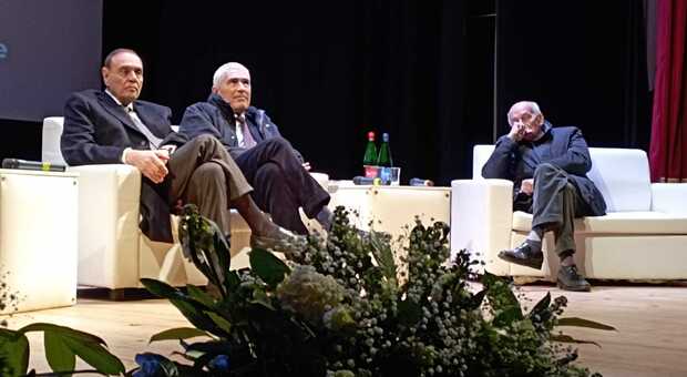 Mastella, Casini e Bertinotti al teatro Comunale
