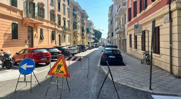 Lavori urgenti per una perdita di gas, chiusa una via del centro di Ancona