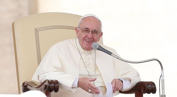 Il Papa: no alle chiese-museo, aprano le porte a poveri e clochard