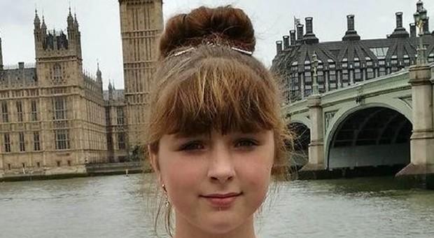 Stuprata e uccisa a 14 anni da un 16enne: «Abusi anche sul cadavere»