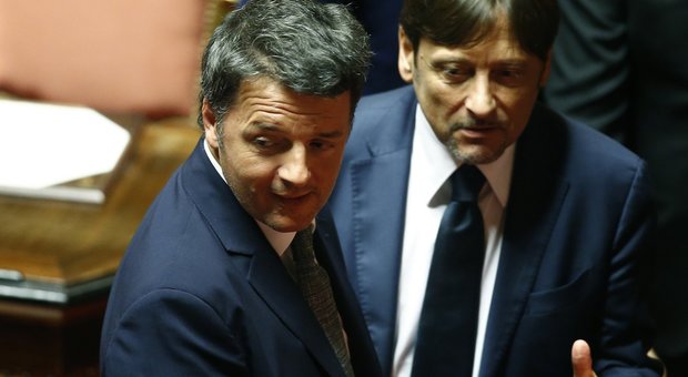 Manovra, Renzi: «Stop tasse su auto aziendali, plastica e zucchero»
