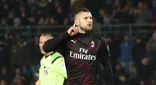Il Milan vince ancora con Rebic: Brescia ko, il Napoli è a meno 7