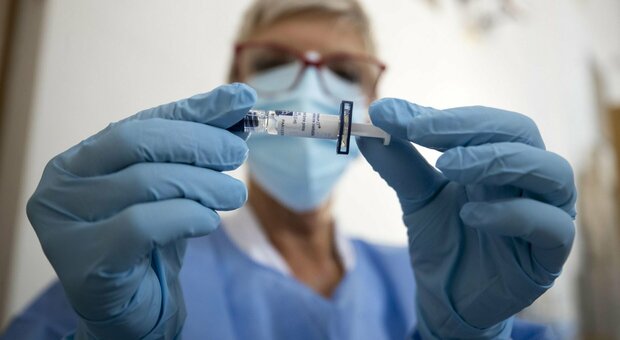 Rubate in ospedale 40 dosi di vaccino