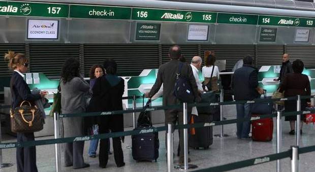 Alitalia, biglietti garantiti fino all'estate poi rischio ticket non sostituibili