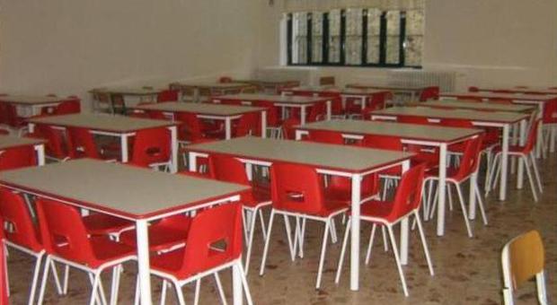 Vallo della Lucania, crolla soffitto della mensa scolastica nella scuola elementare