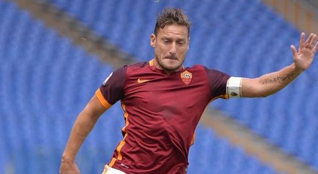 Totti in gol per la trecentesima volta con la maglia della Roma