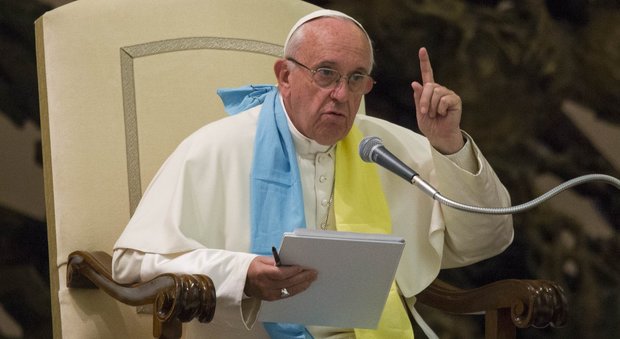Papa Francesco e la crociata contro gli ipocriti, i bugiardi, quelli con il pugnale dietro