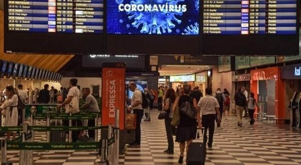 Covid, confermato lo stop ai voli dal Brasile, la rabbia degli italiani: «Fateci rientrare»