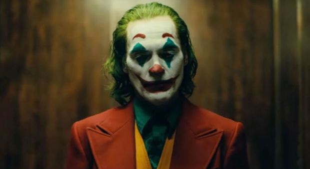 Joker il film sotto accusa, i familiari delle vittime di Aurora scrivono alla Warner Bros
