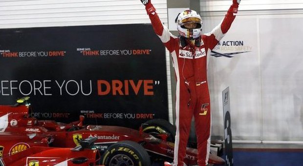Vettel domina e vince a Singapore davanti a Ricciardo. Terza l'altra Ferrari di Raikkonen