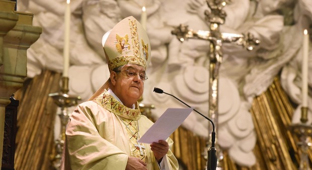 Napoli, l'omelia di Pasqua al Duomo Sepe: «Resurrezione fonda fede»