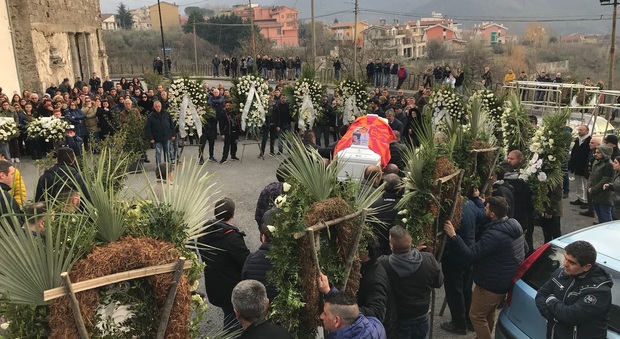 In autostrada contromano, due comunità a lutto per Francesco e Carmine