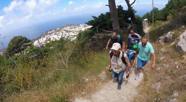 Arriva la Joelette, i disabili potranno ammirare Capri dall'alto di Cetrella