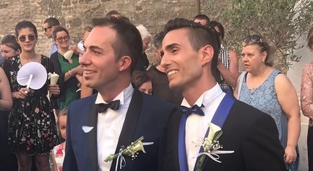 Silvio e Christian si sono sposati Grande festa a Palazzo degli Anziani