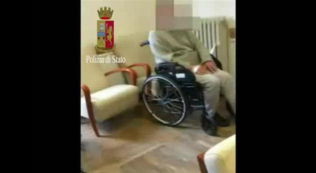 Forlì, casa di riposo lager: anziani legati ai letti senza poter andare in bagno, coinvolto un sacerdote
