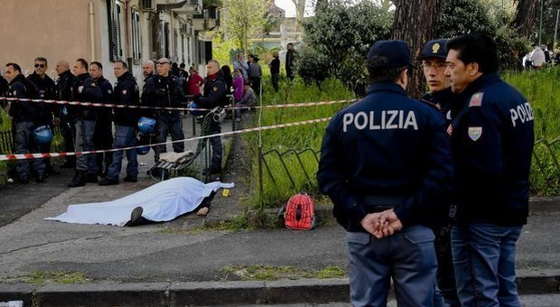 Ucciso vicino scuola davanti al nipotino, altri due arresti: è la faida per la droga a Napoli Est