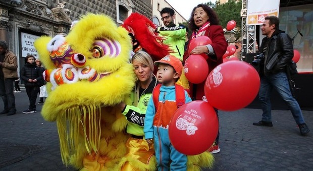 Il Capodanno Cinese più forte della psicosi da virus: festa grande in piazza del Gesù