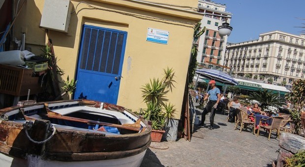 Controlli a Napoli: sequestri e multe a Borgo Marinari